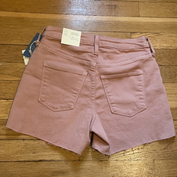 Universal Thread Shorts - Picture 2 of 3